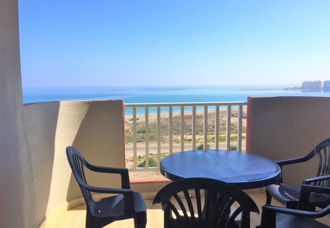 Apartamento en La Manga del Mar Menor - 6º piso a pie de playa con orientación al Mediterráneo