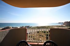 Apartamento en La Manga del Mar Menor - 6º piso a pie de playa con orientación al Mediterráneo