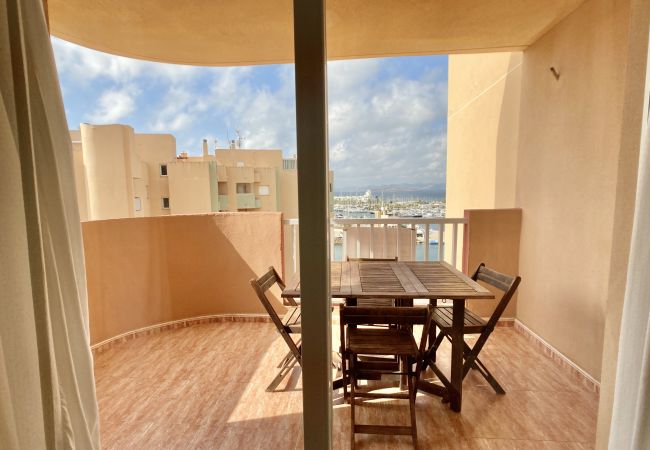 Apartamento en La Manga del Mar Menor - Amplio apartamento de dos dormitorios con vistas en Los Miradores del Puerto