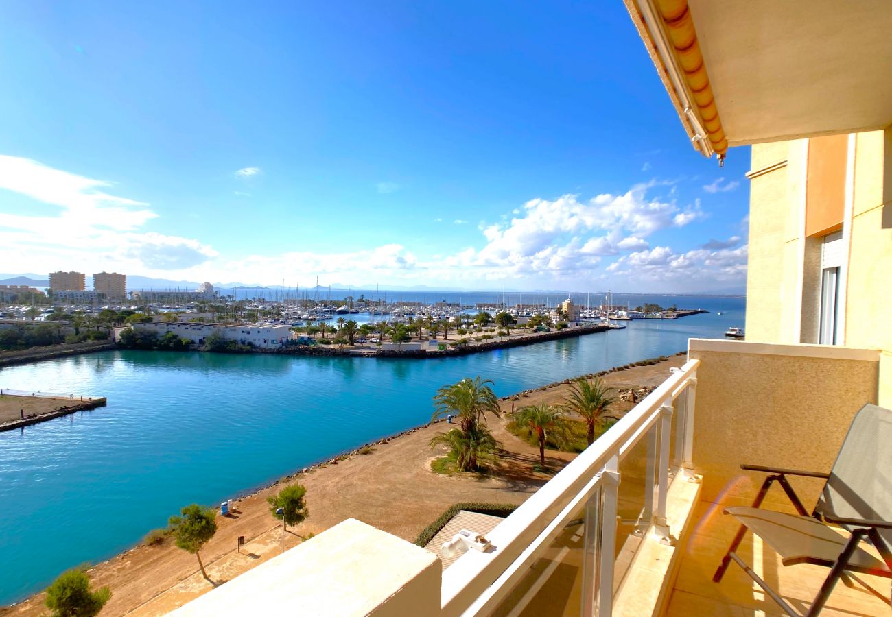 Apartamento en La Manga del Mar Menor - Dos dormitorios con vistas al Estacio y al Puerto de Tomás Maestre