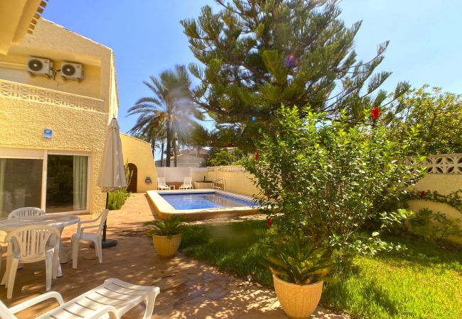 Villa en La Manga del Mar Menor - Impresionante villa con piscina privada en primera línea del Mar Menor