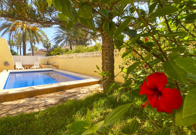 Villa en La Manga del Mar Menor - Impresionante villa con piscina privada en primera línea del Mar Menor