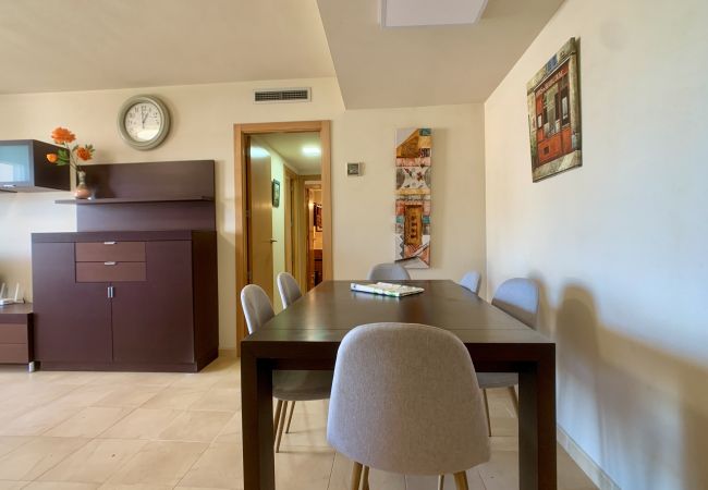 Apartamento en La Manga del Mar Menor - Luminoso y completamente equipado en urbanización en primera línea