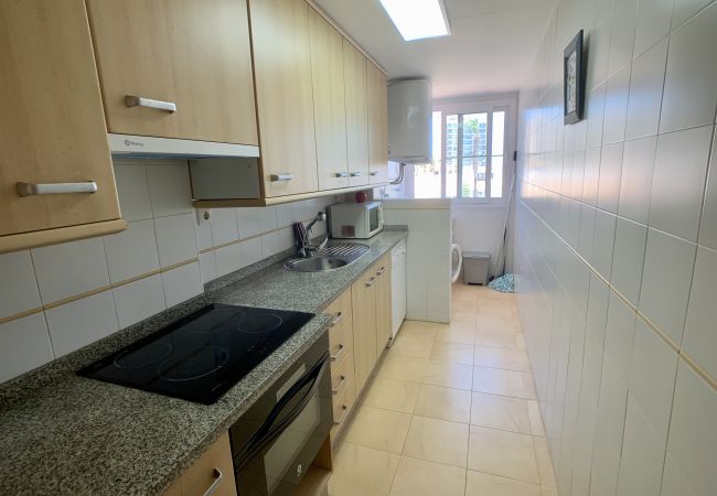 Apartamento en La Manga del Mar Menor - Luminoso y completamente equipado en urbanización en primera línea