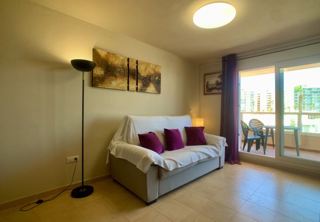 Apartamento en La Manga del Mar Menor - Luminoso y completamente equipado en urbanización en primera línea