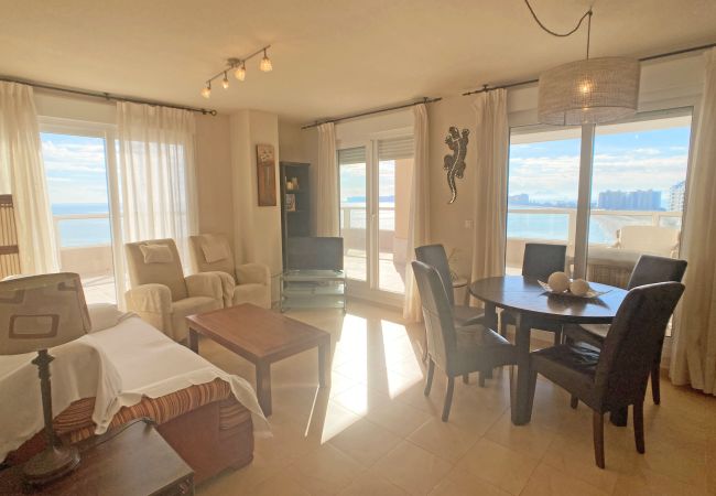 Apartamento en La Manga del Mar Menor - Increíble apartamento con enorme terraza en primera línea del Mediterráneo