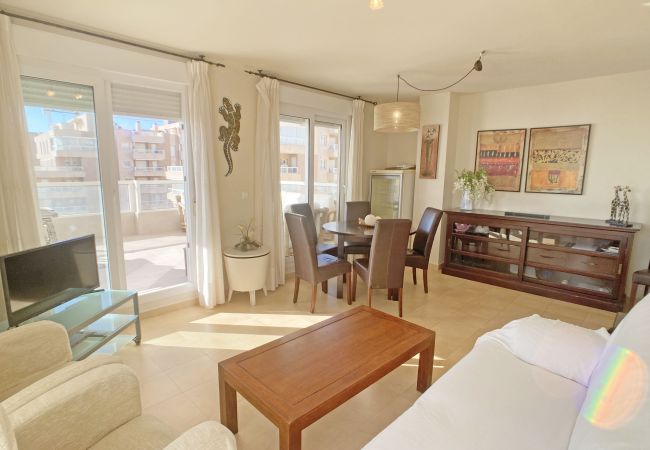 Apartamento en La Manga del Mar Menor - Increíble apartamento con enorme terraza en primera línea del Mediterráneo