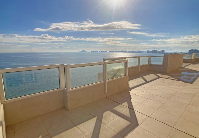 Apartamento en La Manga del Mar Menor - Increíble apartamento con enorme terraza en primera línea del Mediterráneo