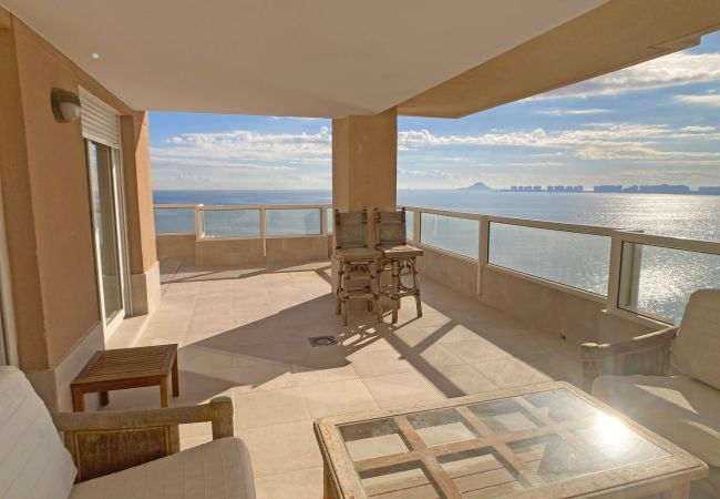 Apartamento en La Manga del Mar Menor - Increíble apartamento con enorme terraza en primera línea del Mediterráneo