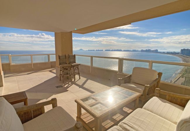 Apartamento en La Manga del Mar Menor - Increíble apartamento con enorme terraza en primera línea del Mediterráneo