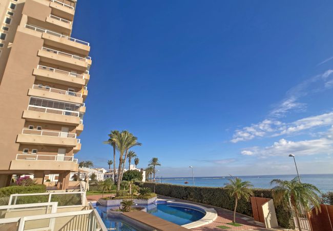 Apartamento en La Manga del Mar Menor - Increíble apartamento con enorme terraza en primera línea del Mediterráneo