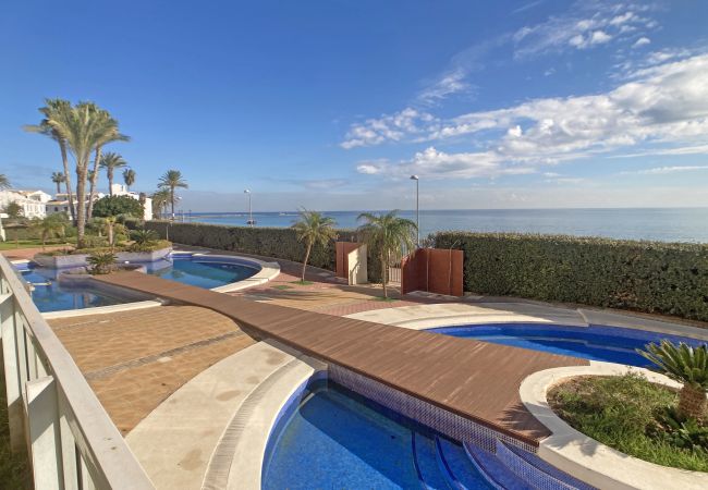 Apartamento en La Manga del Mar Menor - Increíble apartamento con enorme terraza en primera línea del Mediterráneo