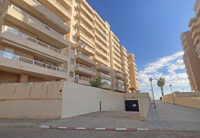 Apartamento en La Manga del Mar Menor - Increíble apartamento con enorme terraza en primera línea del Mediterráneo