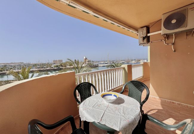 Apartamento en La Manga del Mar Menor - Amplio 2 dormitorios con vistas al canal