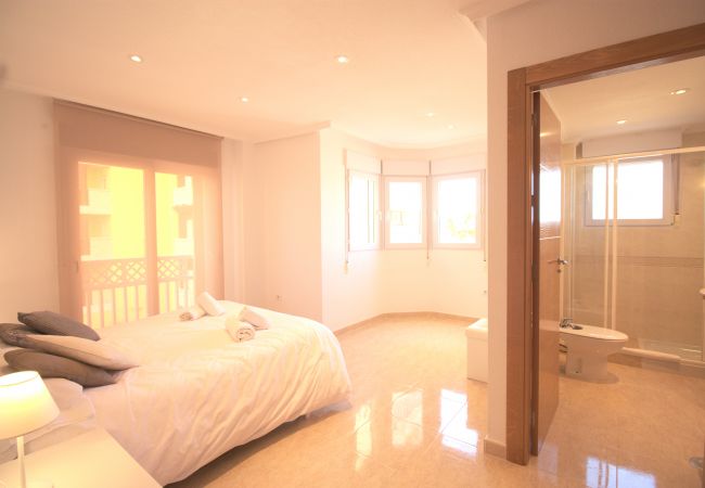 Apartment in La Manga del Mar Menor - New three bedroom front line with impressive sea views