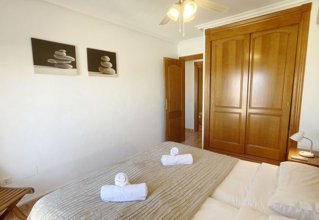 Apartment in La Manga del Mar Menor - Spacious three bedroom in Los Miradores del Puerto