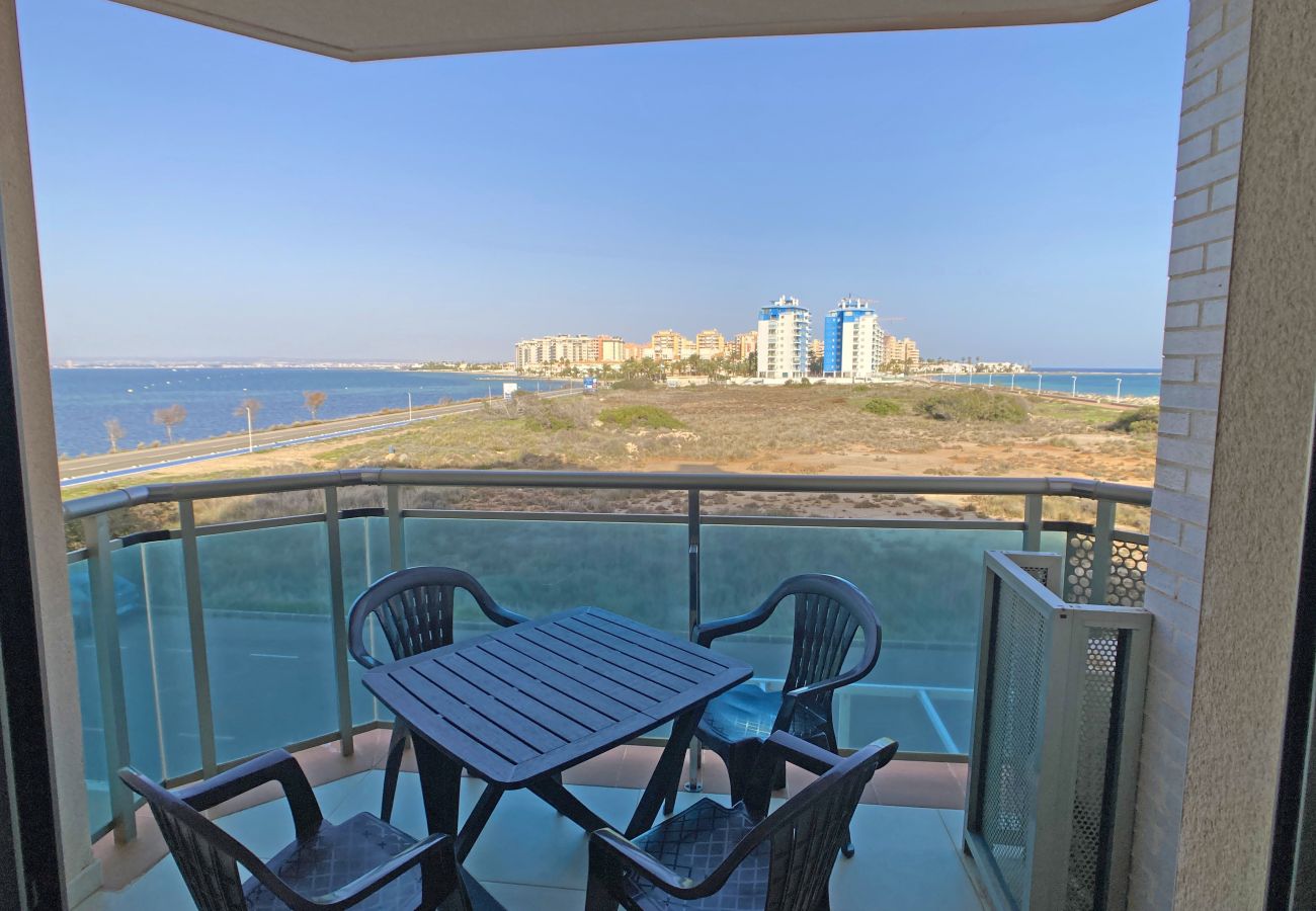 Apartment in La Manga del Mar Menor - Bright one bedroom apartment front line to both seas