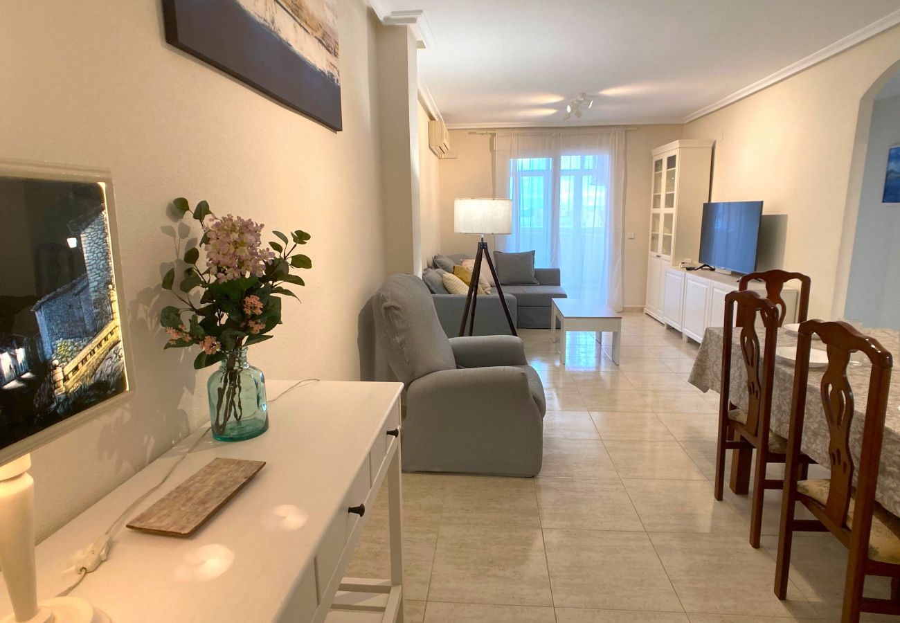 Apartment in La Manga del Mar Menor - 3-bedroom with pool and paddle court frontline to the Mediterranean Sea Apartment in La Manga del Mar Menor - 3-bedroom with pool and paddle court frontline to the Mediterranean Sea