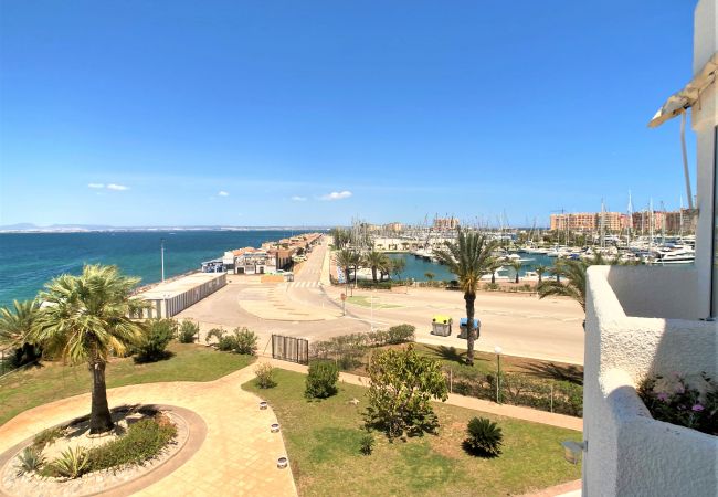 Apartment in La Manga del Mar Menor - Spacious apartment with views, pool, playground, parking and tennis court in Tomás Maestre.