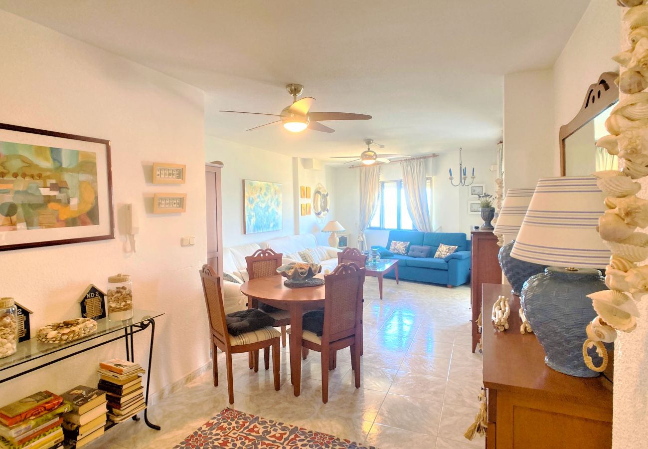 Apartment in La Manga del Mar Menor - Spacious apartment with views, pool, playground, parking and tennis court in Tomás Maestre. Apartment in La Manga del Mar Menor - Spacious apartment with views, pool, playground, parking and tennis court in Tomás Maestre.