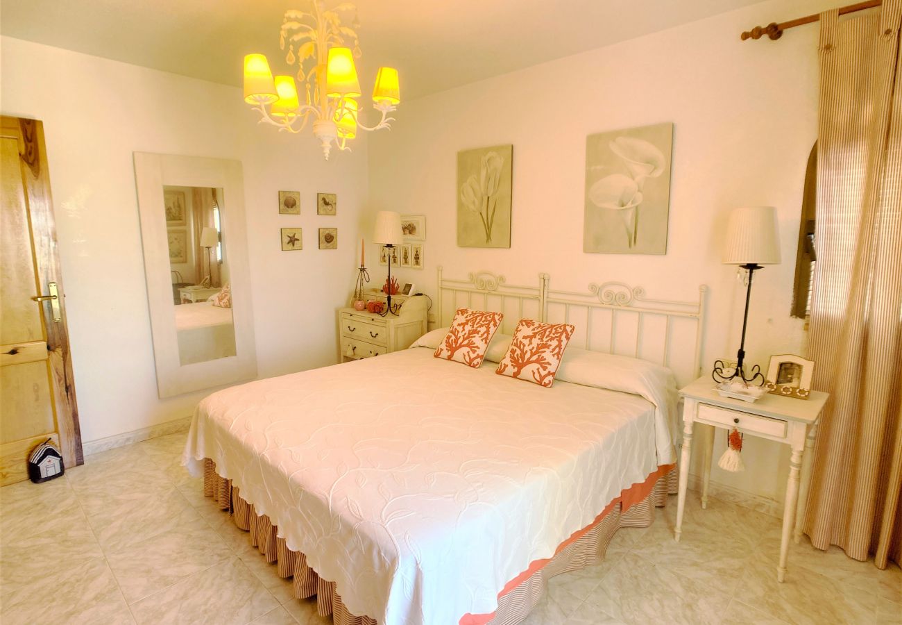 Apartment in La Manga del Mar Menor - Spacious apartment with views, pool, playground, parking and tennis court in Tomás Maestre. Apartment in La Manga del Mar Menor - Spacious apartment with views, pool, playground, parking and tennis court in Tomás Maestre.
