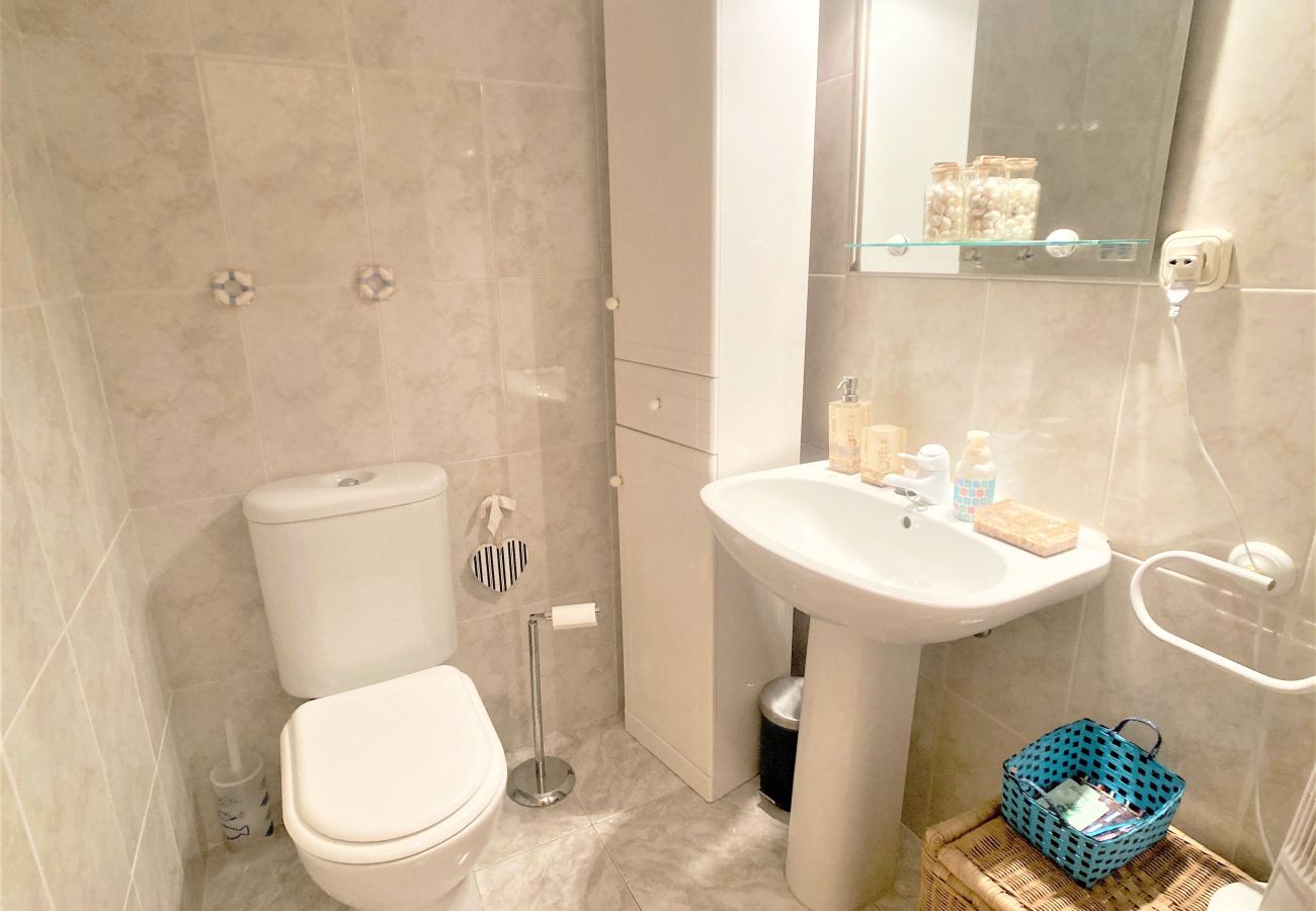 Apartment in La Manga del Mar Menor - Spacious apartment with views, pool, playground, parking and tennis court in Tomás Maestre. Apartment in La Manga del Mar Menor - Spacious apartment with views, pool, playground, parking and tennis court in Tomás Maestre.