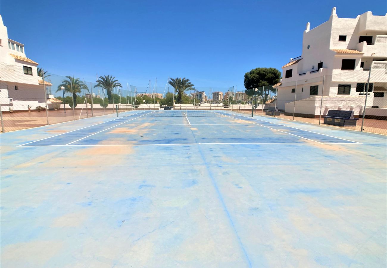 Apartment in La Manga del Mar Menor - Spacious apartment with views, pool, playground, parking and tennis court in Tomás Maestre. Apartment in La Manga del Mar Menor - Spacious apartment with views, pool, playground, parking and tennis court in Tomás Maestre.