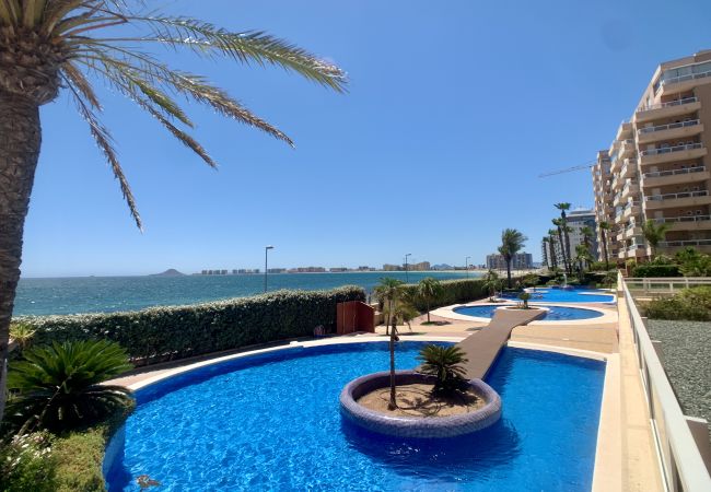 Apartment in La Manga del Mar Menor - Bright and fully equipped in a front line development